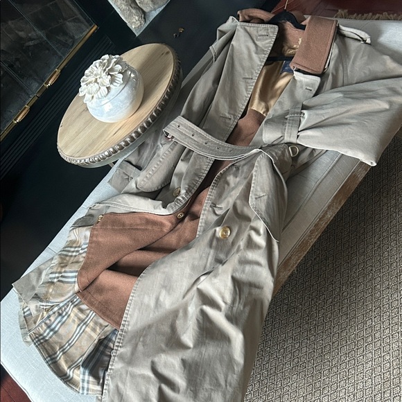 Burberry Authentic Classic Trench Coat Removable Wool Lining Size 40 Long